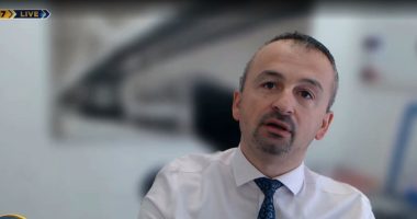 Euro 99 lekë, normalitet i ri? Eksperti analizon projeksionet: Kemi stok të lartë në treg