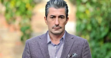 VIDEO/ Aktori i njohur turk viziton Shqipërinë, publikon pamjet nga Tirana: U ndjeva si në shtëpinë time