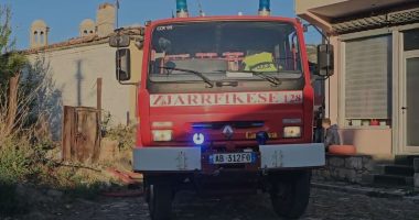 Përfshihet nga flakët një banesë në Korçë