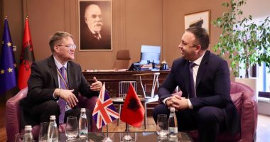 Ministri i Brendshëm Hoxha takim me ambasadorin e Anglisë në Tiranë