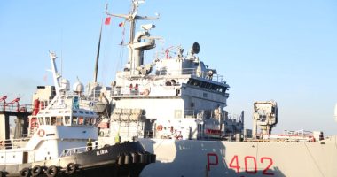 VIDEO/ Mbërrin në Shëngjin anija me emigrantët e parë nga Italia