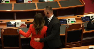 Hodhi një lëndë në Kuvend/ Përjashtohet nga seanca deputetja demokrate Elda Hoti