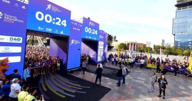 Maratona e Tiranës/ Vrapuesit nisin garën, rreth 5 mijë pjesëmarrës nga 50 vende të botës