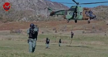 VIDEO/Forcat RENEA stërvitje në Bizë, zbarkim me litar nga helikopteri në zonat malore