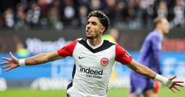 Bundesliga/ “Ylli” egjiptian “frenon” Bayern Munich, “Bavarezët” barazojnë “festivalin” e golave në Frankfurt