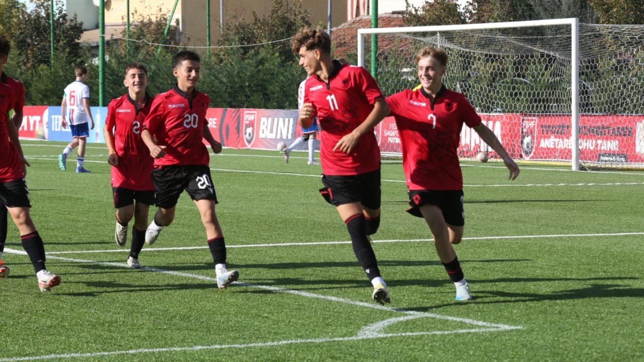 UEFA Development U-15 për djem/ Shqipëria e nis me fitore, mund Ishujt Faroe me rezultatin 4-1