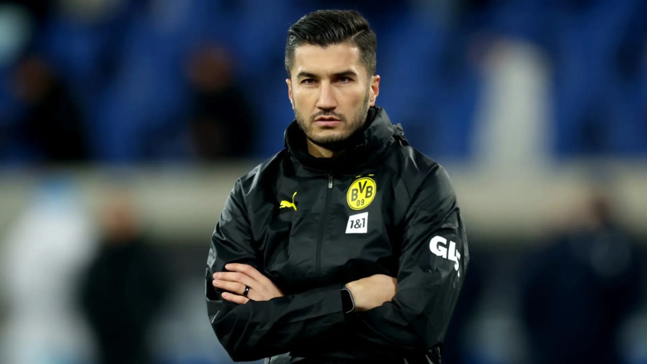 Dortmund “fal” Sahin, tekniku gjerman me “një këmbë” jashtë “Signal Iduna Park”