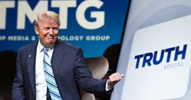 Shifrat/ Aksionet e rrjetit social të ish-presidentit Trump pësojnë rënie të madhe