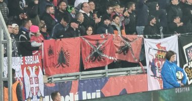 Përdhoset flamuri kuqezi në Pragë/ Simboli kombëtar ishte përmbys dhe me kryq