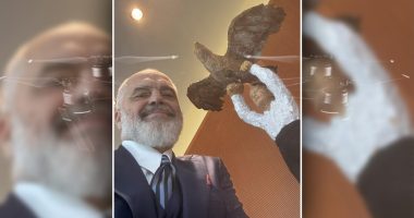 “Kur shqiponja të pret për drekën e punës”, Rama ndan foton nga zyra e kancelarit  Scholz