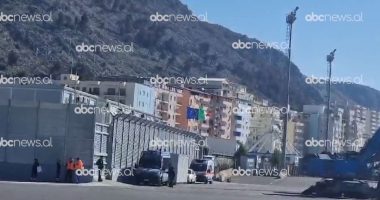 VIDEO/ Vijnë emigrantët e parë nga Italia, 16 emigrantët e parë pritet të nisen drejt kampit të Gjadrit