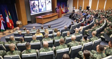 Ministri Vengu përshëndet studentët e AFA: Shtojmë investimet për ta kthyer në një shkollë komandimi