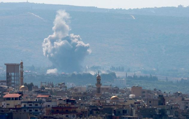 Hezbollahu bombardon bazën ushtarake në jug të Tel Avivit