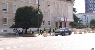 Një ditë pas rrëmujës blu/ Normaliteti nisi nga mesnata, shuhen shenjat e dhunës