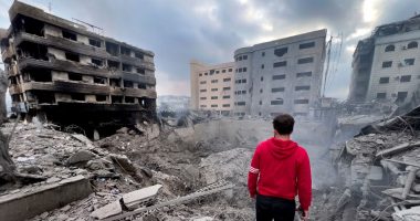 VOA: Hezbollahut po i mbarojnë fondet, ndërsa Izraeli vazhdon bombardimet