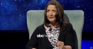 Rrëfimi emocionues i Luljeta Lleshanakut: Sigurimi na shpalli të vdekur mua dhe bashkëshortin Lazer Stanin, na qanë për së gjalli