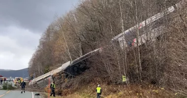 Norvegji, treni me 90 pasagjerë del nga shinat, raportohet për një viktimë