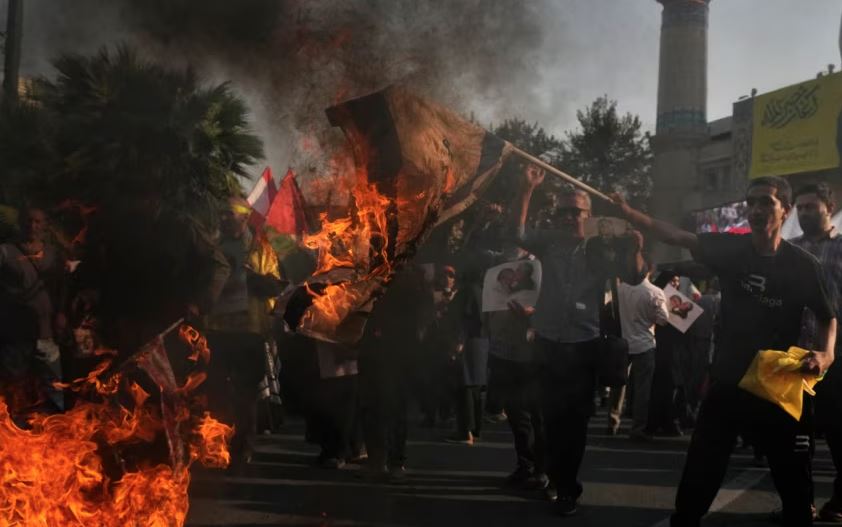 Shtohen thirrjet për armëpushim pas sulmeve të Izraelit në Iran