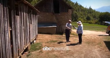 Kloni i kufirit në oborr të shtëpisë, rrëfimi i çiftit të të moshuarve për “N’kufi”: S’mund t’i prekje telat. Rrija gjithë ditën me pushkë në dorë