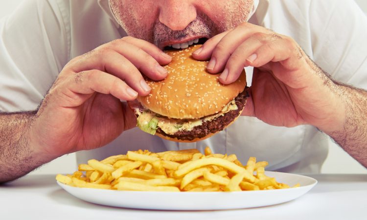 Helmim masiv nga ushqimi në restorantet McDonald’s në SHBA, një i vdekur dhe rreth 50 persona në spital