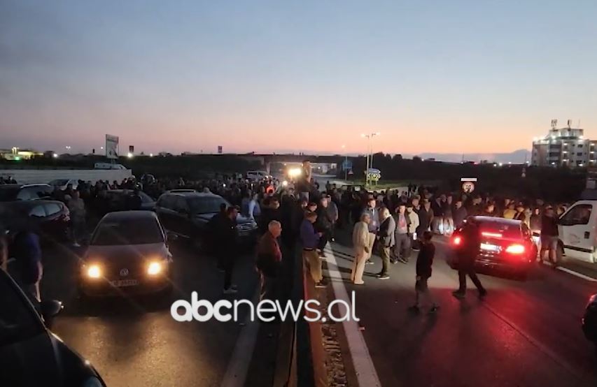 VIDEO/ Nis protesta e opozitës, bllokohen disa nga akset kryesore në vend