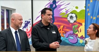 Përurohet një shkollë e re, ndërkohë PD protestoi te bashkia