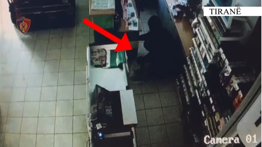 Vodhën para në një market në Tiranë/ Detaji që “tradhtoi” dy autorët, rezultojnë me precedentë penalë