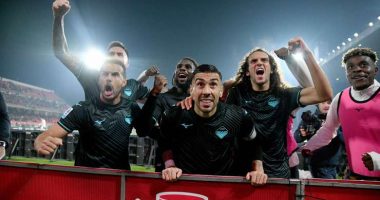 Serie A/ Lazio nuk ndalet, “Bardhekaltërit” i bashkohen “grupit” të kryesuesve