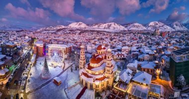 Media spanjolle: Vizitoni Shqipërinë për Krishtlindje, një perlë me peizazhe spektakolare dhe qytete historike