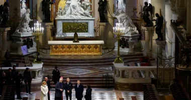 FOTO/ Brenda “Notre-Dame” në Paris. Katedralja gati të hapë dyert, 5 vite nga zjarri