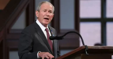 Zgjedhjet/ George W Bush uron Donald Trump për fitoren