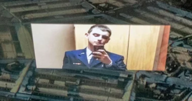 Publikoi dokumentet sekrete në internet, dënohet me 15 vite burg ish anëtari i Gardës Ajrore të SHBA