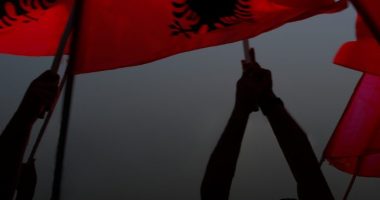 Ambasada e SHBA urim për 80-vjetorin e Çlirimit: Koha për të nderuar sakrificat