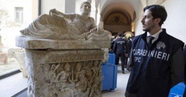 Sekuestrohen artefaktet e vjedhura nga një varrezë etruske në Itali