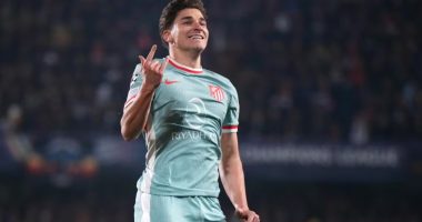 “Loc Colchoneros” marrin avantazhin, Julian Alvarez tund rrjetën e çekëve