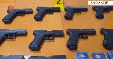 Dhjetë pisoleta drejt Sarandës, Prokuroria zbulon të tretin e grupit, arrestohet dhe lihet në burg
