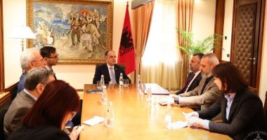 Presidenti Begaj takim me përfaqësues të KRIIK: Shoqëria civile të angazhohet në mbikëqyrjen e zgjedhjeve