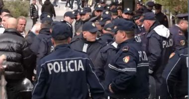 I ra të fikët gjatë protestës, para bashkisë/ Gjendja shëndetësore e efektivit e normalizuar