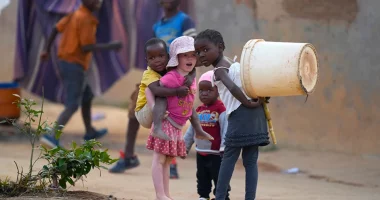 UNICEF: E ardhmja e fëmijëve të vitit 2050 është “në rrezik”