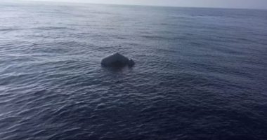 Fundosja e varkës turistike në Detin e Kuq, shpëtohen disa persona. 17 ende të zhdukur