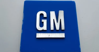 General Motors po pushon nga puna rreth 1000 punëtorë në mbarë botën, kryesisht në SHBA