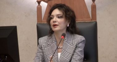 Parlamenti në seancë, nis me debate mes opozitës dhe kryeparlamentares