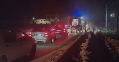 Merr flakë në ecje makina në Fier