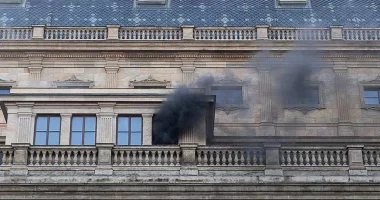 VIDEO/ Zjarr në Teatrin Kombëtar në Pragë