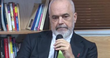 “Po ulet autoriteti i mësuesve”,Rama: Nëse i jepni fëmijës një telefon, i keni dhënë një shok rrugaç