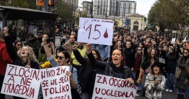 Ministri serb i transportit jep dorëheqjen pas shembjes së çatisë që shkaktoi 14 viktima