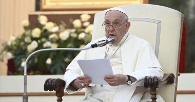 Papa Françesku refuzon ftesën e  Emmanuel Macron për hapjen e Katedrales Notre Dame