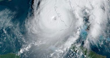 Uragani Rafael godet Kubën/ Pezullohen fluturimet dhe mbyllen shkollat