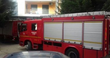 Merr flakë një shtëpi në Tiranë, dëmtohen dy fëmijë