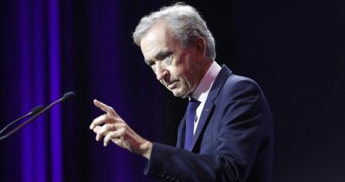 Lind “Louis Vuitton FC”/ Miliarderi Bernard Arnault sfidon sheikët e PSG, blen klubin e Paris FC premton ta kthejë në “superfuqi”
